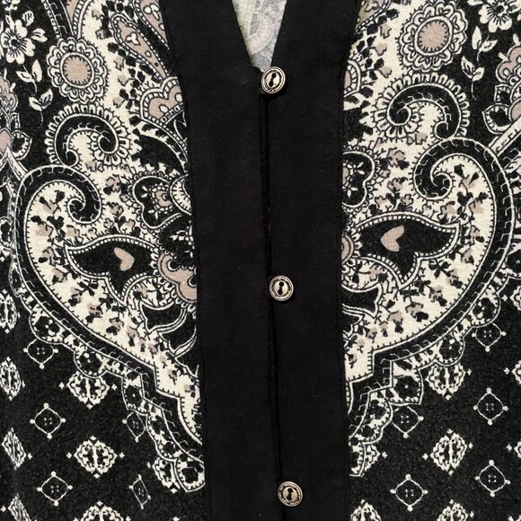 Maurices black & white tunic w/large design, size 2 - Picture 8 of 11